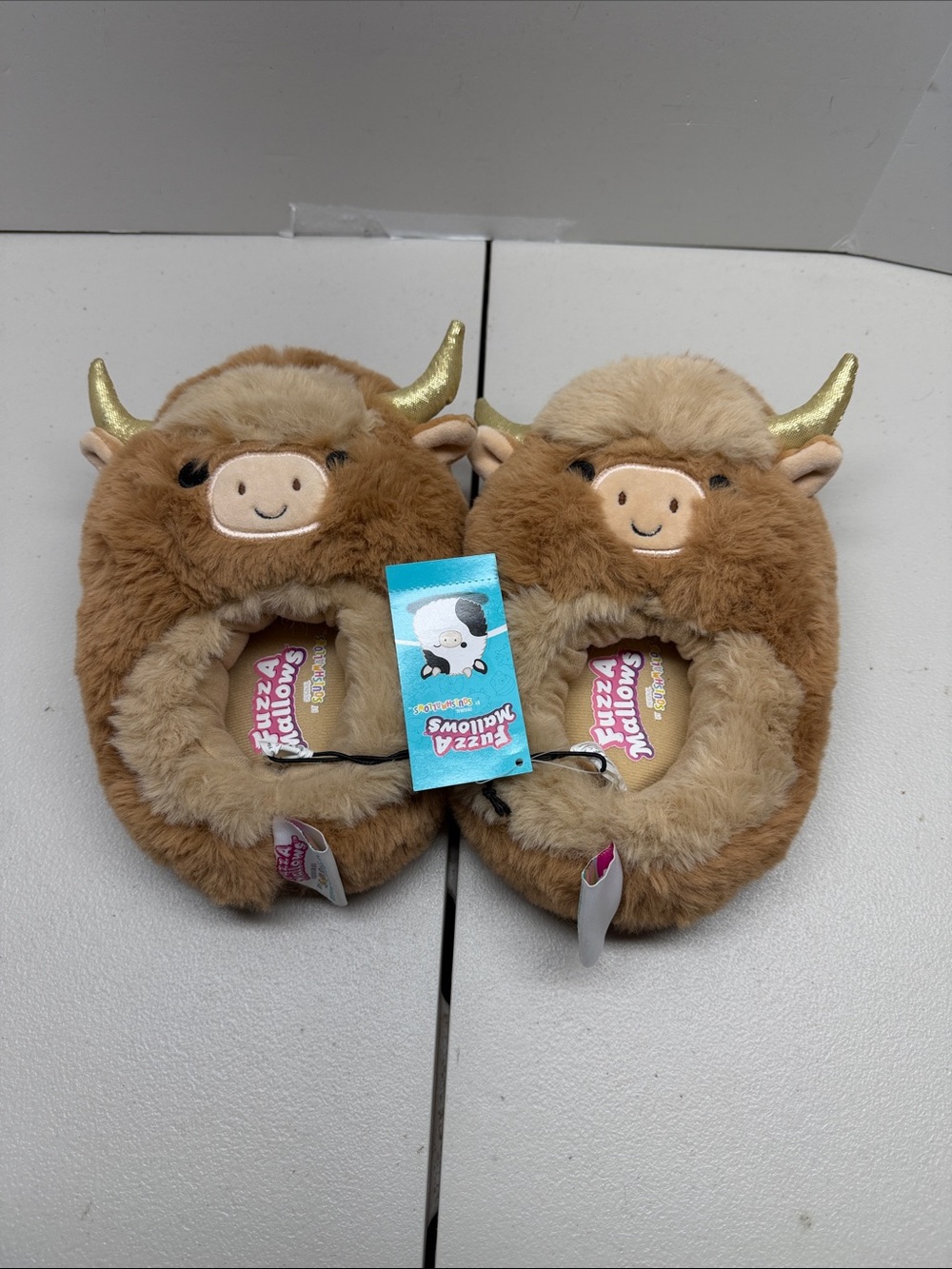 Fuzzamallows by Squishmallows Wilfred The Longhorn Plush Slippers Kids Size 2-3